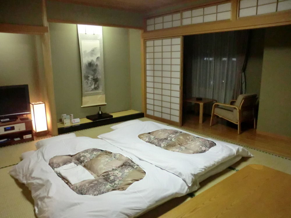 Takarazuka Hotel Екстериор снимка