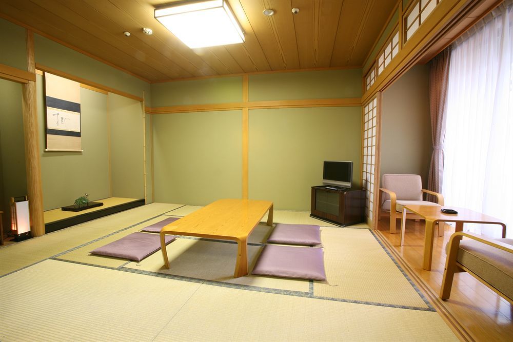 Takarazuka Hotel Екстериор снимка
