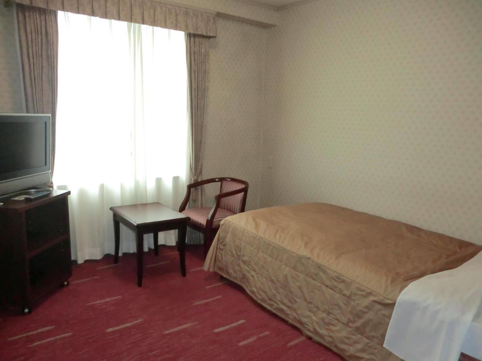 Takarazuka Hotel Екстериор снимка