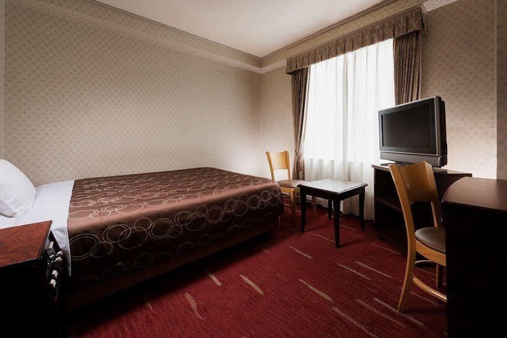 Takarazuka Hotel Екстериор снимка