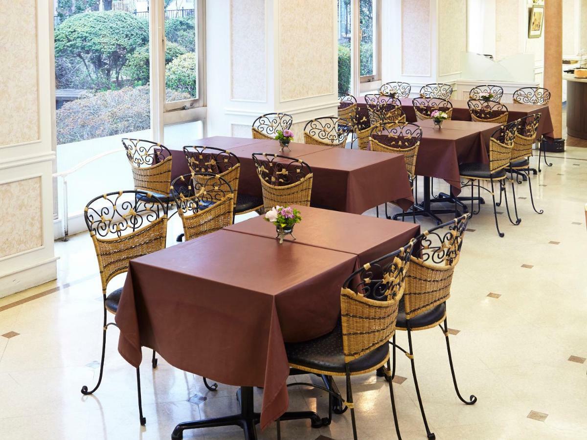 Takarazuka Hotel Екстериор снимка